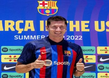 Lewandowski foi apresentado no Barcelona, mas no Bayern de Munique o sentimento ainda é de decepção com o atacante