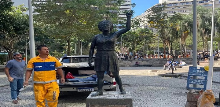 VEJA A ESTATUA DE MARIELLE FRANCO