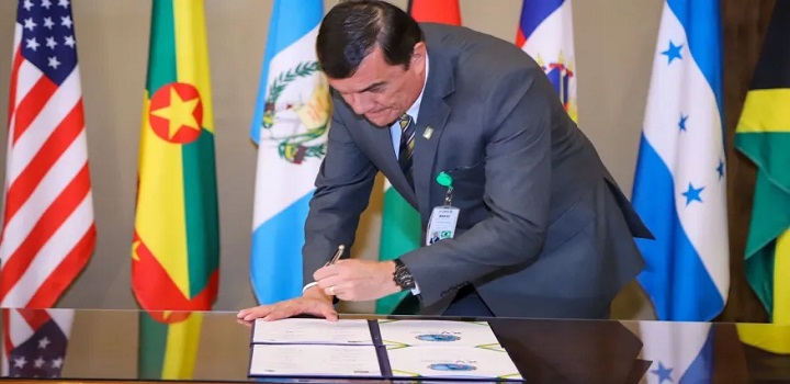 Ministro da Defesa do Brasil e de países da América assinam compromisso com a democracia