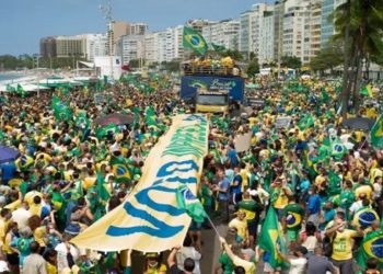 Após a operação da Polícia Federal (PF) contra empresários que, em um grupo de mensagens privadas, teriam defendido um golpe de Estado caso o ex-presidente Luiz Inácio Lula da Silva (PT) vença as eleições em outubro, os investigadores trabalham para iniciar o cruzamento os dados apreendidos com os de financiadores dos atos de 7 de Setembro de 2021, com cunho golpista, e o deste ano.