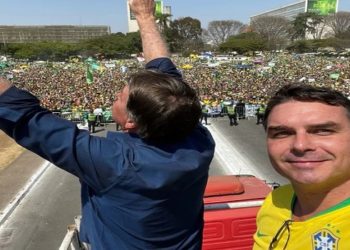 O presidente Jair Bolsonaro (PL) desistiu da ideia de realizar uma parada militar na praia de Copacabana, no Rio de Janeiro, no feriado de 7 de Setembro.
