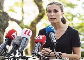 PM finlandesa Sanna Marin faz teste de drogas após vídeo de sua festa A primeira-ministra finlandesa Sanna Marin diz que nunca usou drogas e fez um teste como crítica depois que imagens foram postadas dela em festas privadas. Online, muitas pessoas expressaram apoio a Marin.