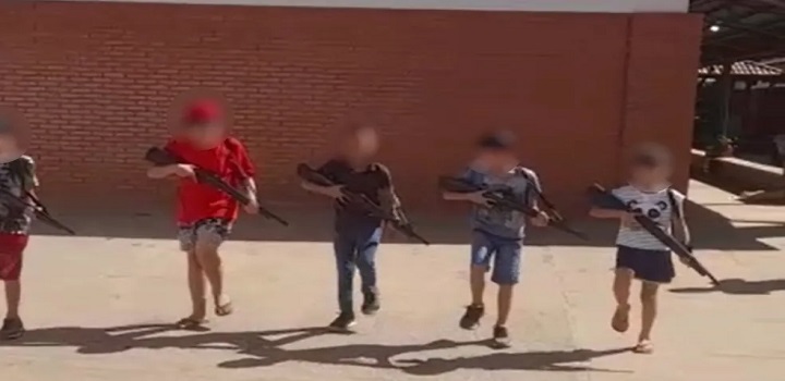 Crianças armadas em escola de GO