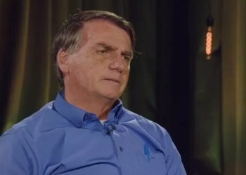 presidente Jair Bolsonaro repetiu a estratégia ontem, ao participar por quase três horas de uma entrevista com o jornalista Rica Perrone, do canal de Youtube Cara a Tapa.