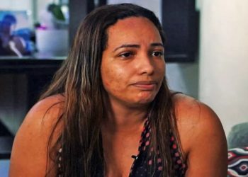 mÃE DO ADOLESCENTE MORTO POR BRUNO KRUPP CHORA AO DEPOR