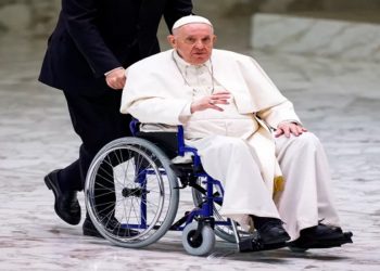 Papa Francisco prepara renúncia