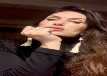 quem é a mulher que deu golpe na mãe roubando quadros de arte