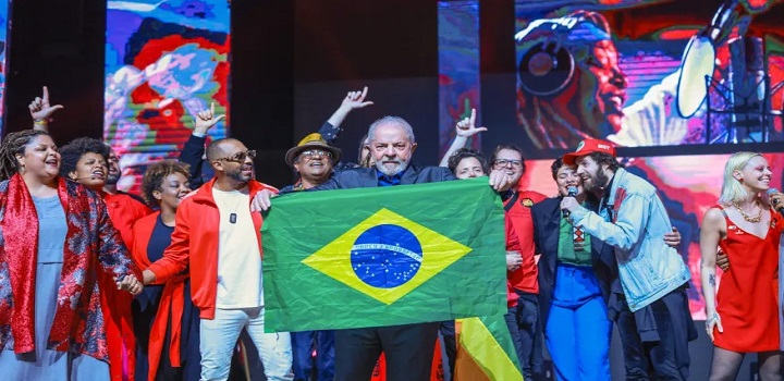 Bolsonaro pede a TSE QUE LULA RETIRE CAMPANHA COM ARTISTAS