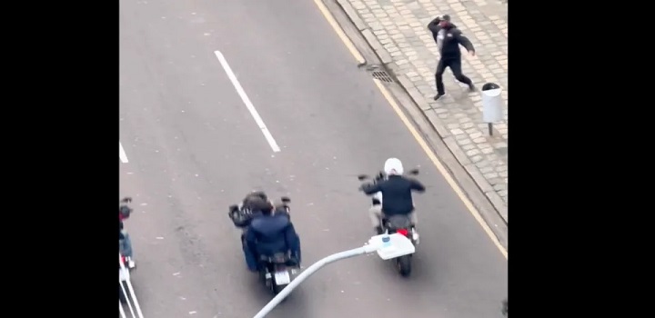 Bolsonaro atacado em motociata
