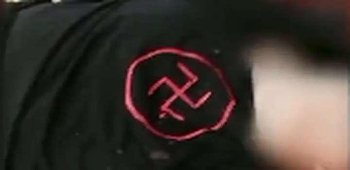 O atirador que matou pelo menos 13 pessoas — incluindo sete crianças — numa escola na cidade russa de Izhevsk, na região central do país, nesta segunda-feira, usava uma blusa com a suástica nazista estampada no peito.