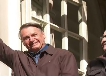 Bolsonaro discursa em Londres