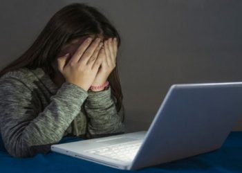 adolescentes são vitimas e autores de cyberbullying no rj