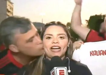 Reporter assediada ao vivo por torcedor do flamengo