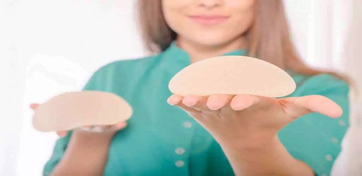 A Food and Drug Administration (FDA), agência reguladora dos Estados Unidos, alertou mulheres que têm implantes de mama, ou que estão pensando em obtê-los, que certos tipos de câncer podem se desenvolver no tecido da cicatriz que se forma ao redor do local.