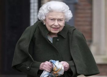 Rainha Elizabeth internada