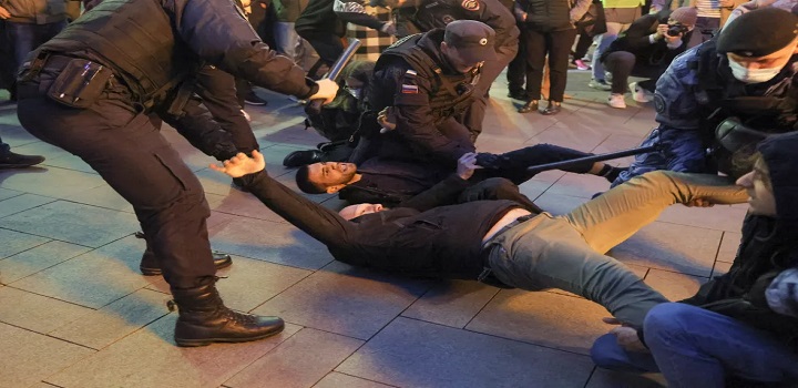 protestos na russia contra convocação de putin