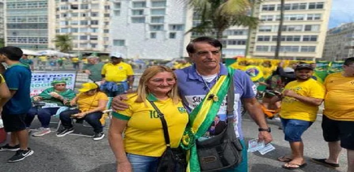 PALHAÇO Sósia de BOLSONARO