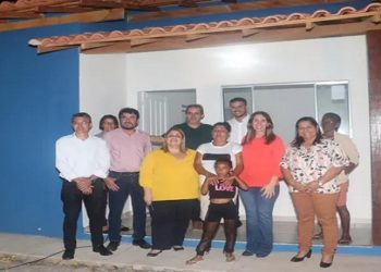 Quatro famílias de Quissamã, no Norte Fluminense, foram contempladas com a entrega de casas no bairro Conde de Araruama em programa habitacional da Prefeitura.