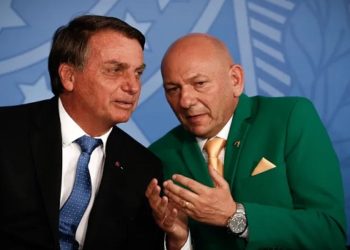 LUCIANO HANG CONDENADO A INDENIZAR FUNCIONARIOS