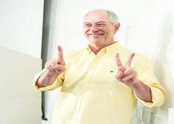 Ciro Gomes votando