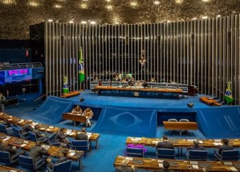 No último domingo (2), ficou definida a composição da Câmara dos Deputados para 2023. O PL e PT foram os partidos com as maiores bancadas e, no total, 23 legendas foram eleitas para integrar a casa legislativa.