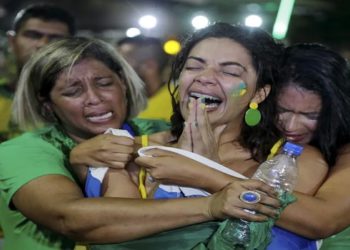 bolsonaro perde e eleitores choram