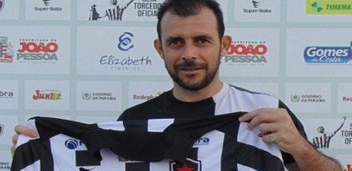 Uma publicação compartilhada pelo padre Júlio Lancelotti nesta segunda-feira denunciou o ex-jogador de futebol Fabrício Manini