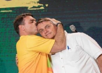 Flavio Bolsonaro fala sobre eleições