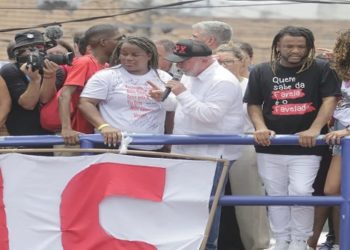 lula com eduardo paes no complexo do alemao