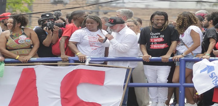 lula com eduardo paes no complexo do alemao