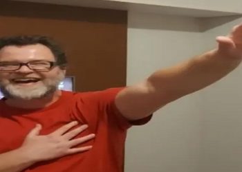 SAUDAÇAO NAZISTA DE PROFESSOR DA USP FRITZ