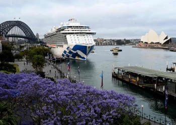 SURTO DE COVID EM CRUZEIRO NA AUSTRALIA