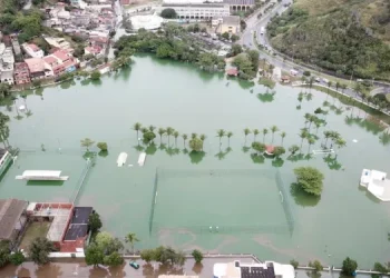 Parque Público em Arraial do Cabo-RJ: alagamento em dia de chuva | Foto: Reprodução/G1