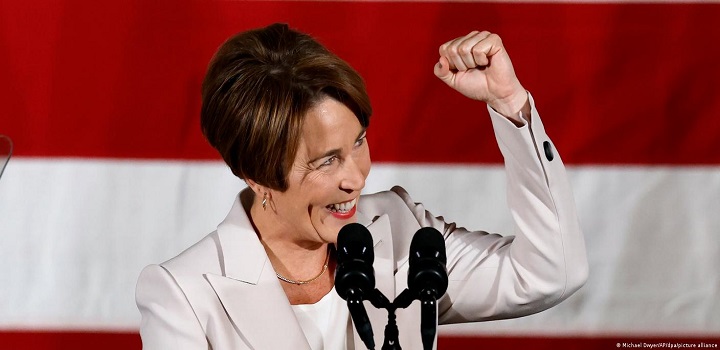 a vitória de uma mulher abertamente lésbica para o cargo de governadora. A democrata Maura Healey, de 51 anos,