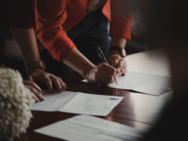 Saiba como criar e legalizar empresas no Brasil