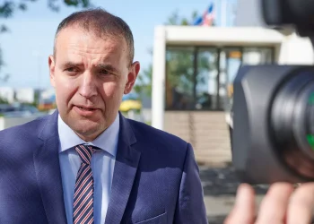 Piada gera crise: o presidente da Islândia Guðni Th. Jóhannesson e a história da pizza de abacaxi