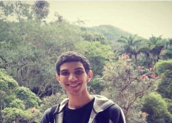 O professor Henri Mathieux Freitas Drilard, de 30 anos, foi morto e teve o corpo esquartejado pelo próprio irmão. O crime aconteceu dentro do quarto de um apartamento
