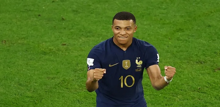 Mbappé comemora gol em França x Polônia (Foto: Lee Smith/Reuters)