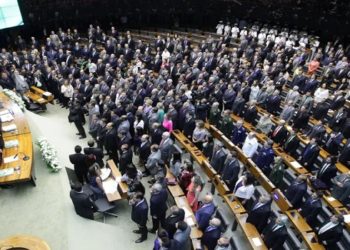 Aprovação da PEC do Estouro
