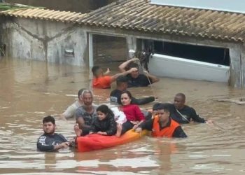 Gastos na Prefeitura de Carapebus-RJ: mesmo sob estado de emergência, Prefeitura gasta dinheiro com shows e compra de gramas sintéticas
