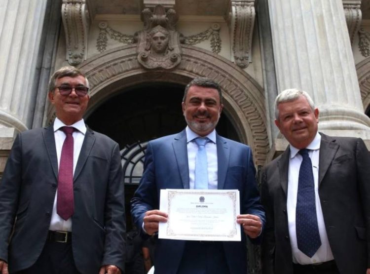 Vitor Júnior diplomado pelo TRE-RJ como deputado estadual eleito