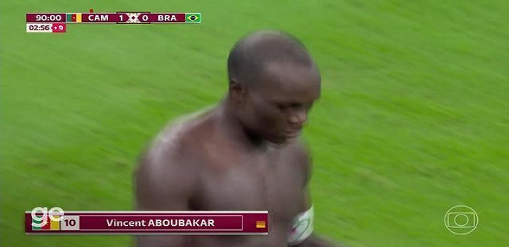 Aos 47 min do 2º tempo - cartão vermelho de Vincent Aboubakar de Camarões contra o Brasil, após comemoração do gol