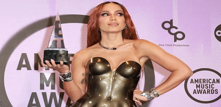 ANITTA REVELA DOENÇA DO VÍRUS DO BEIJO