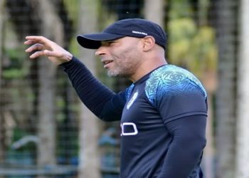 Edinho lamenta distancia de Pelé, estado de saúde de pelé