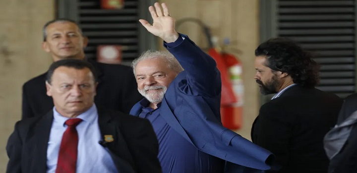 Lula fará lives semanais no governo