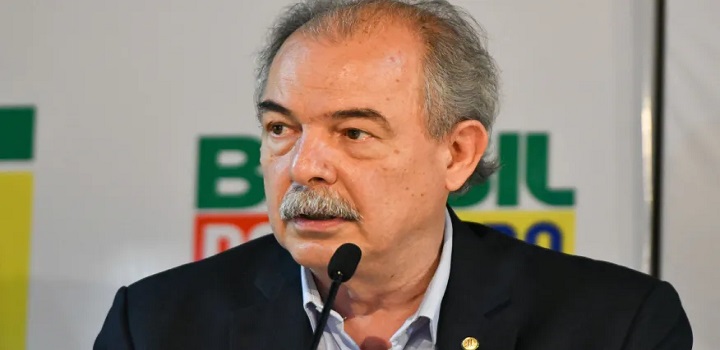 lula anuncia mercadante no bndes