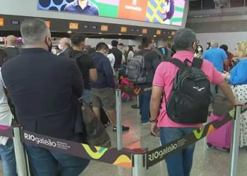 Aeroportos santos dumont e galeão em greve