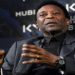 Pelé internado luta contra o câncer