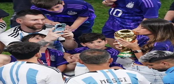argentinos levantando a taça da copa