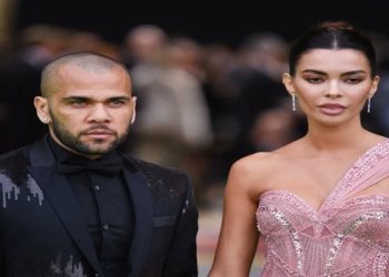 JOANA SANZ, ESPOSA DE DANIEL ALVES PEDE DIVÓRCIO